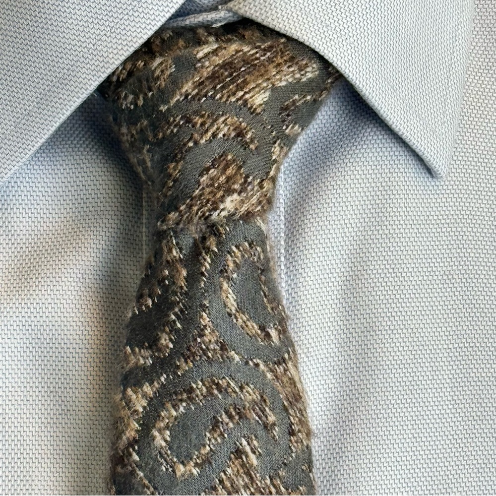 Joseph Abboud Men’s Necktie Gray and Brown Paisley Cashmere & Silk Tie
